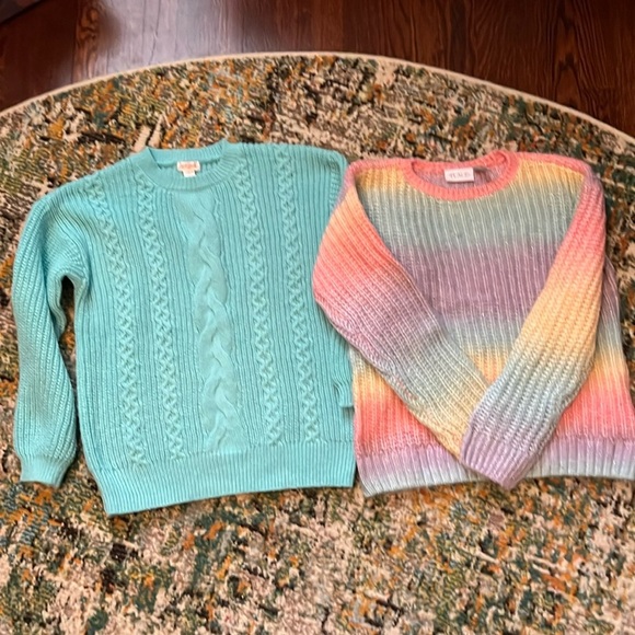 Girls sweaters - Picture 1 of 1